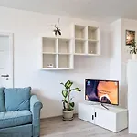 Mirvana Azur Skyview *
