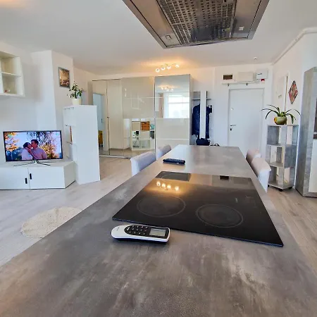 Mirvana Azur Skyview Apartman Temesvár