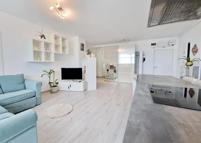 Mirvana Azur Skyview