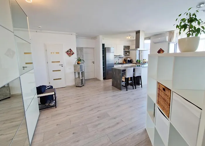 Mirvana Azur Skyview