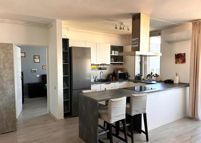 Mirvana Azur Skyview