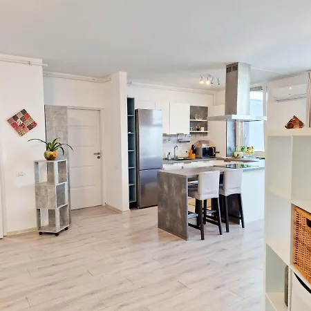 Mirvana Azur Skyview *