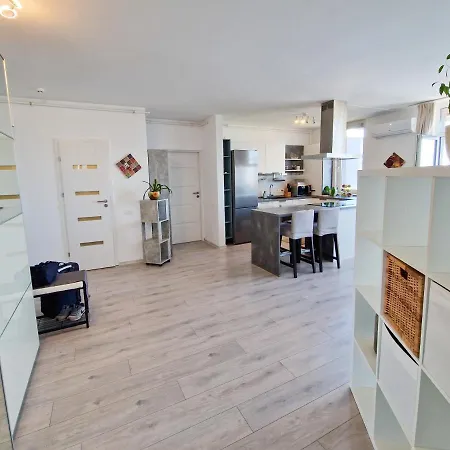 Mirvana Azur Skyview