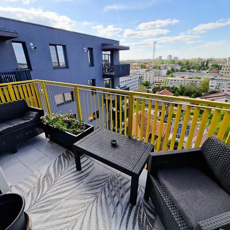 Апартаменти Mirvana Azur Skyview *