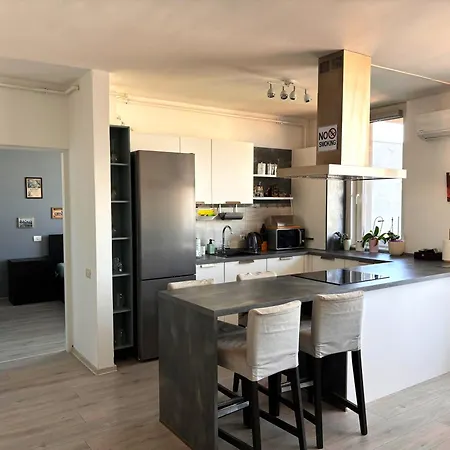 Mirvana Azur Skyview