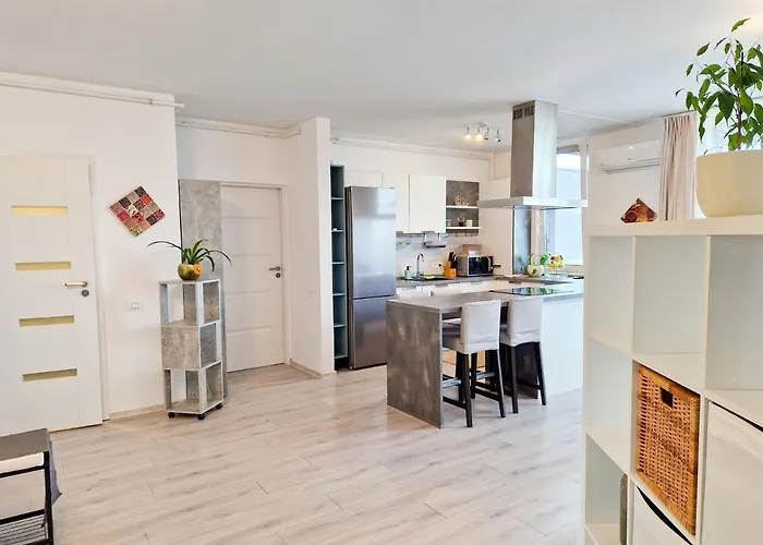 Mirvana Azur Skyview *