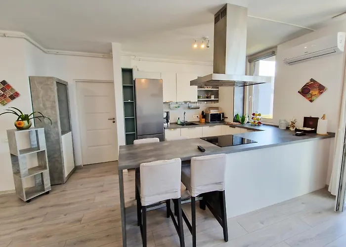 Mirvana Azur Skyview *