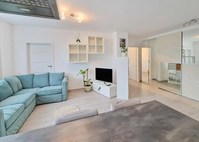 Apartment Mirvana Azur Skyview